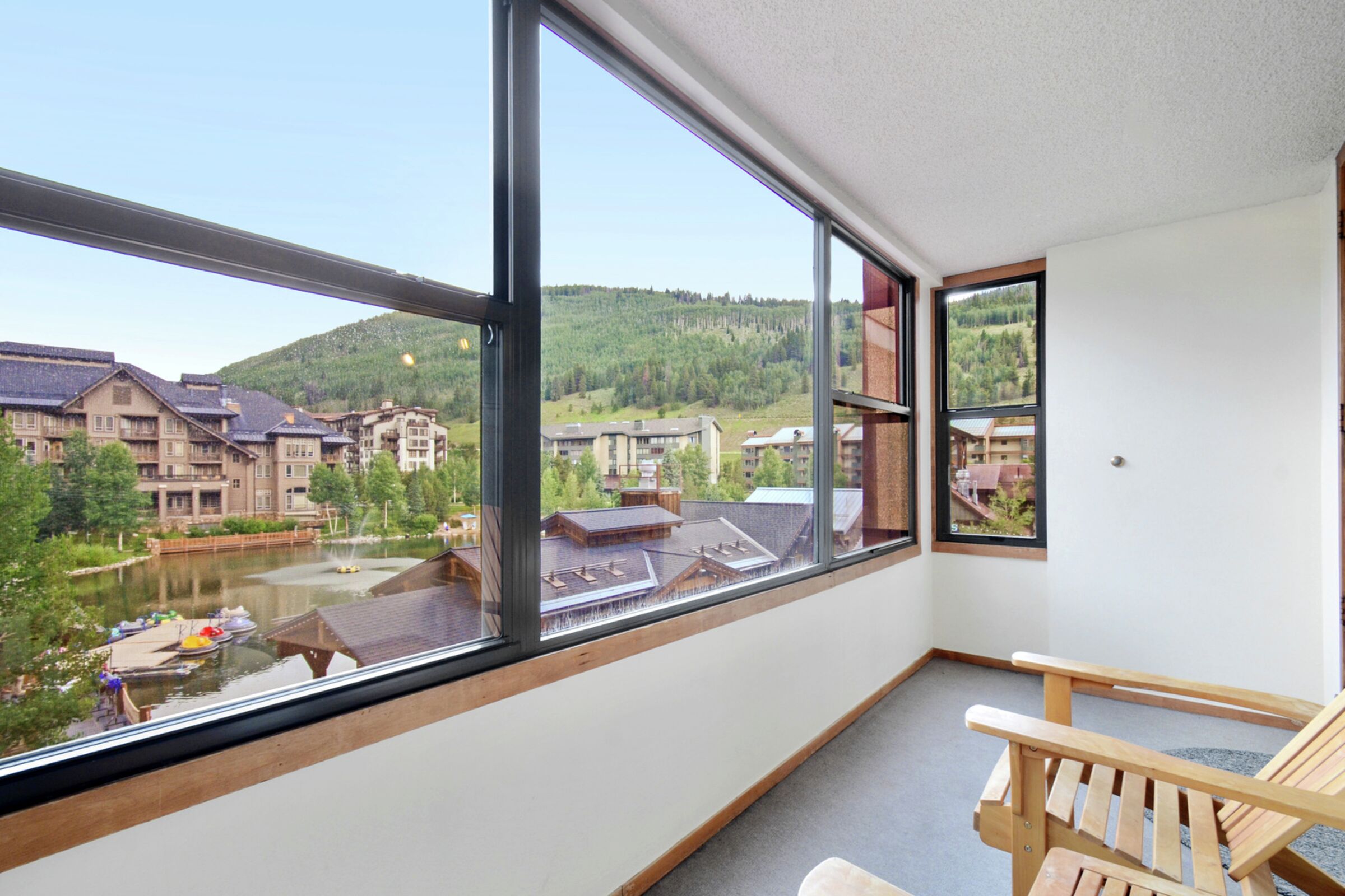#332/334 - Balcony