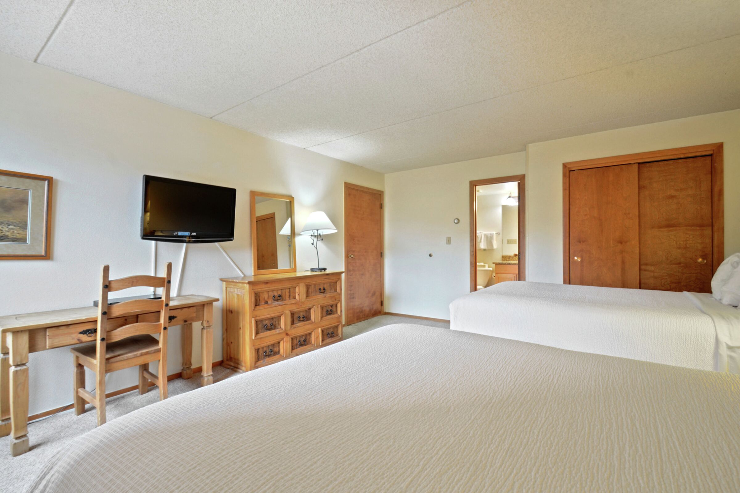 #332/334 - Bedroom
