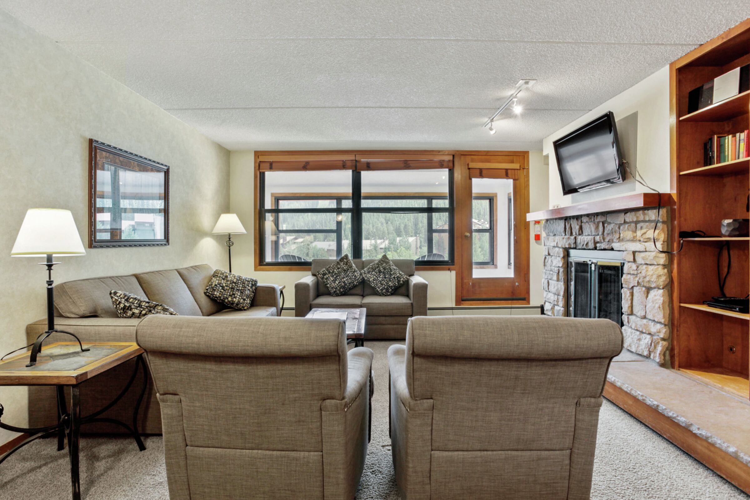 #447/449 - Living Room