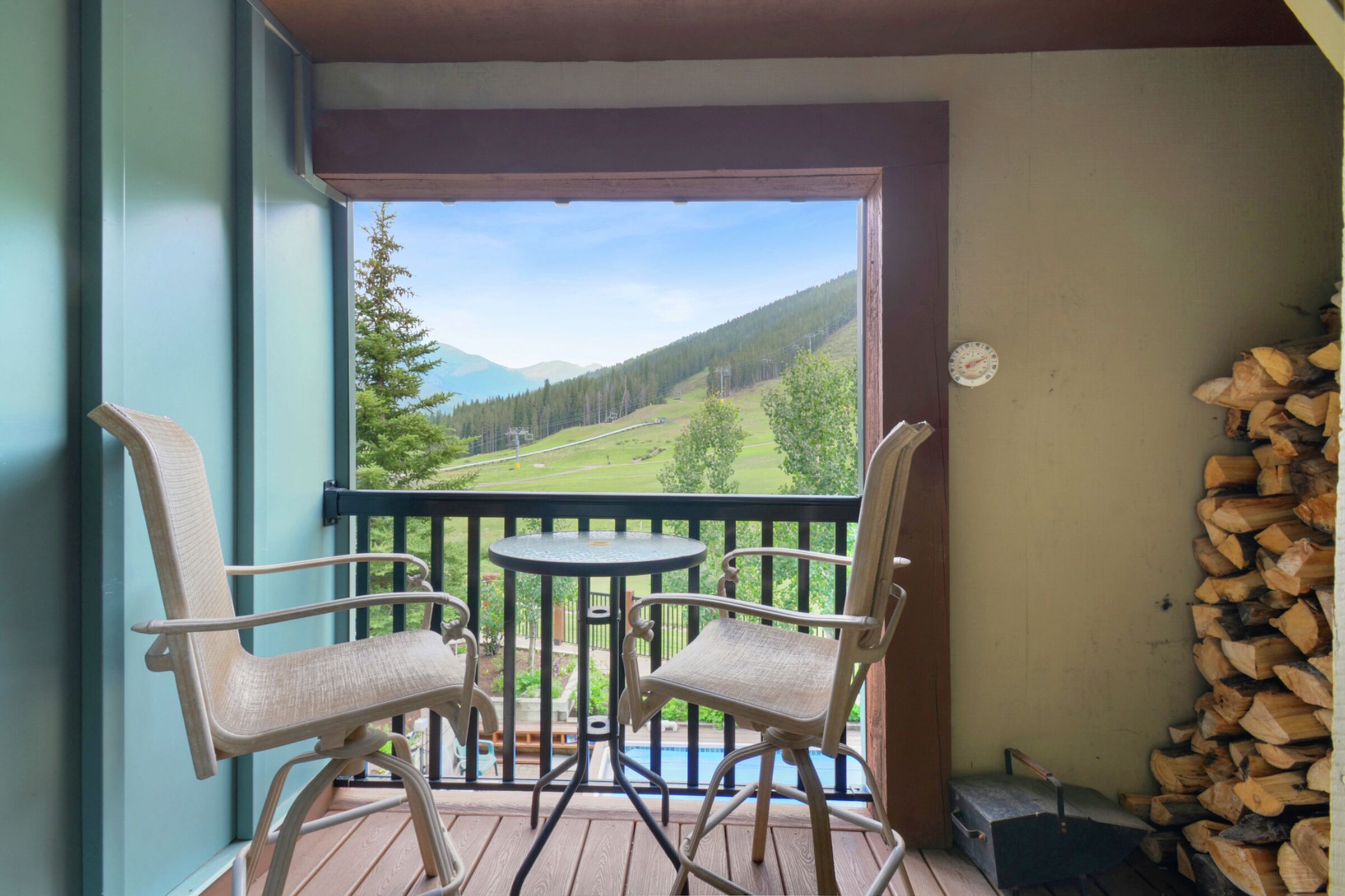 #208/210 - Balcony