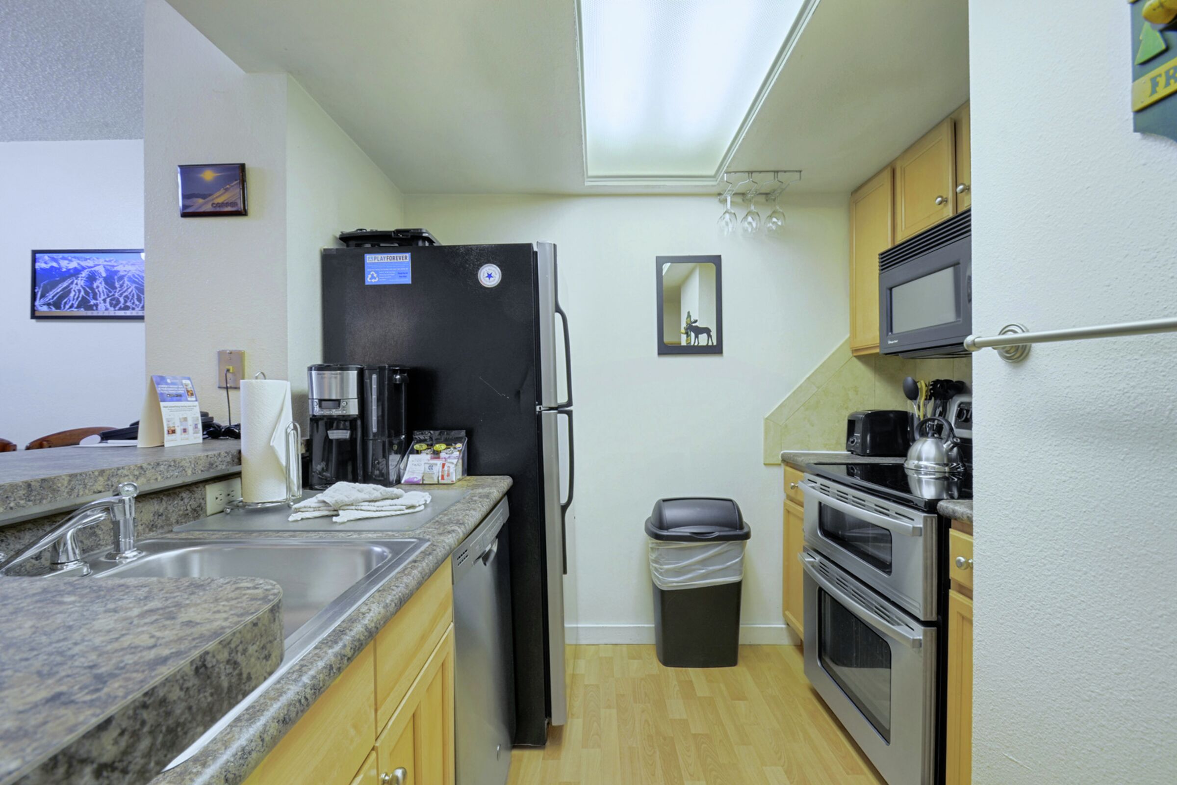 #208/210 - Kitchen