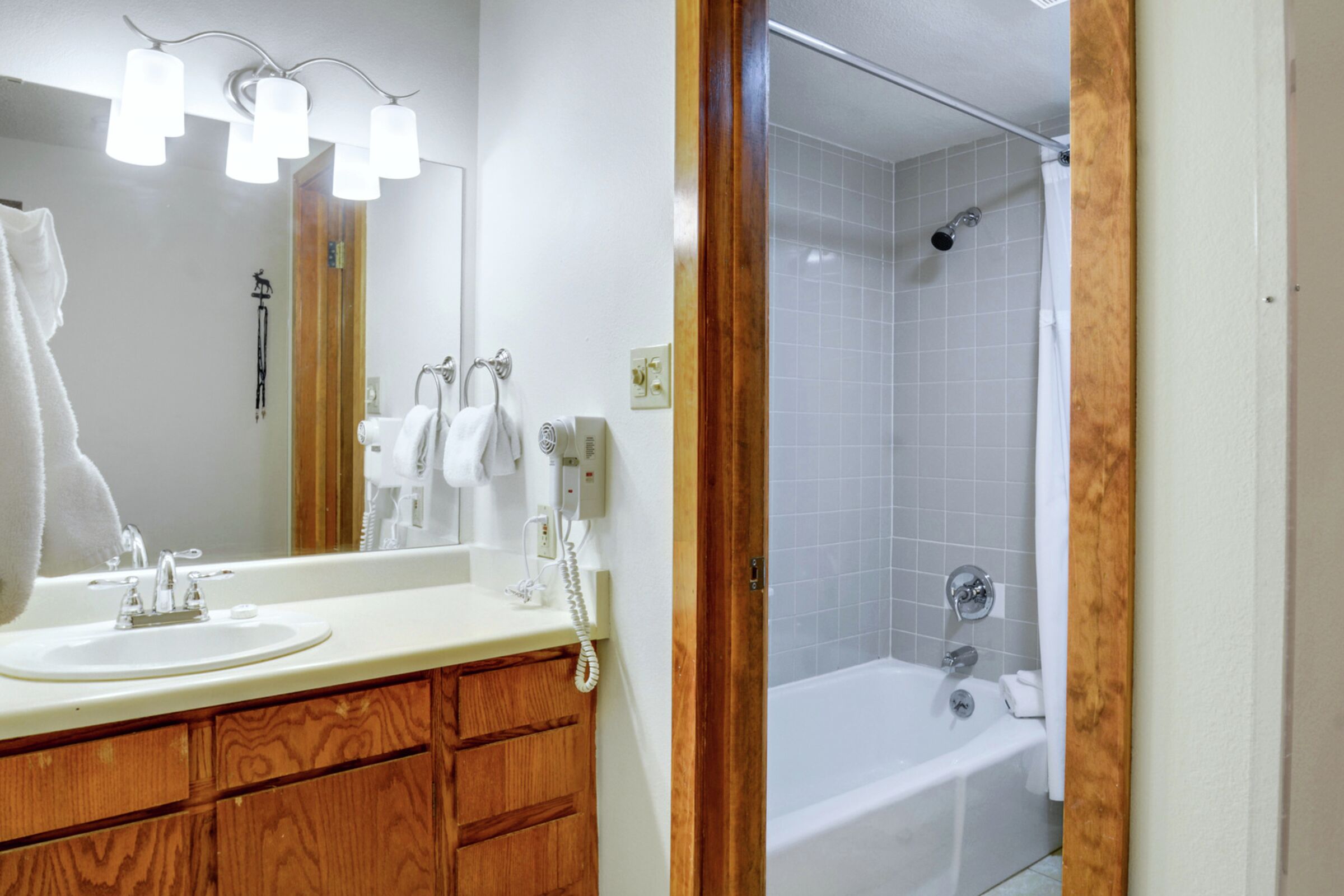 Guest Room Bathroom