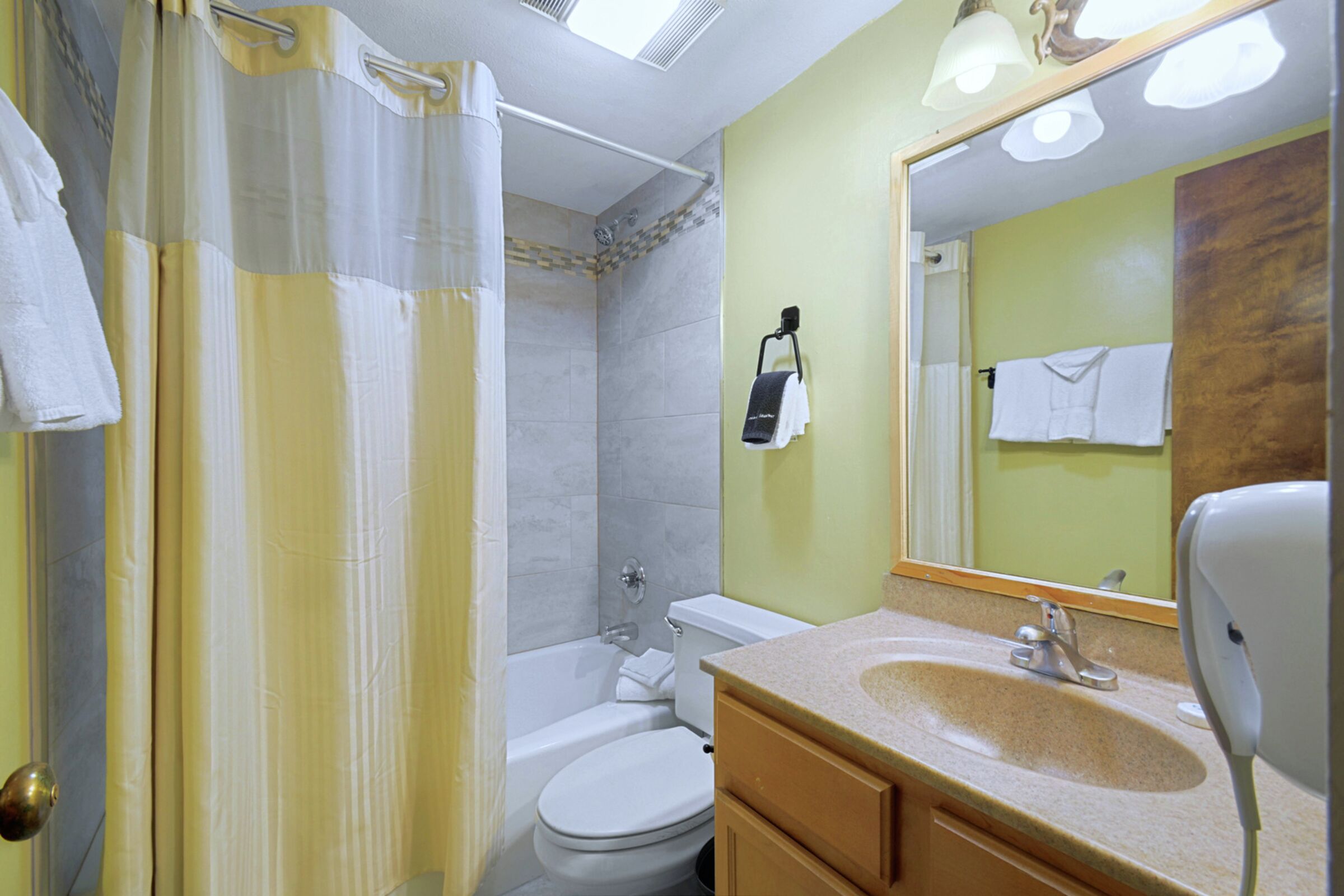 #210 - Bathroom