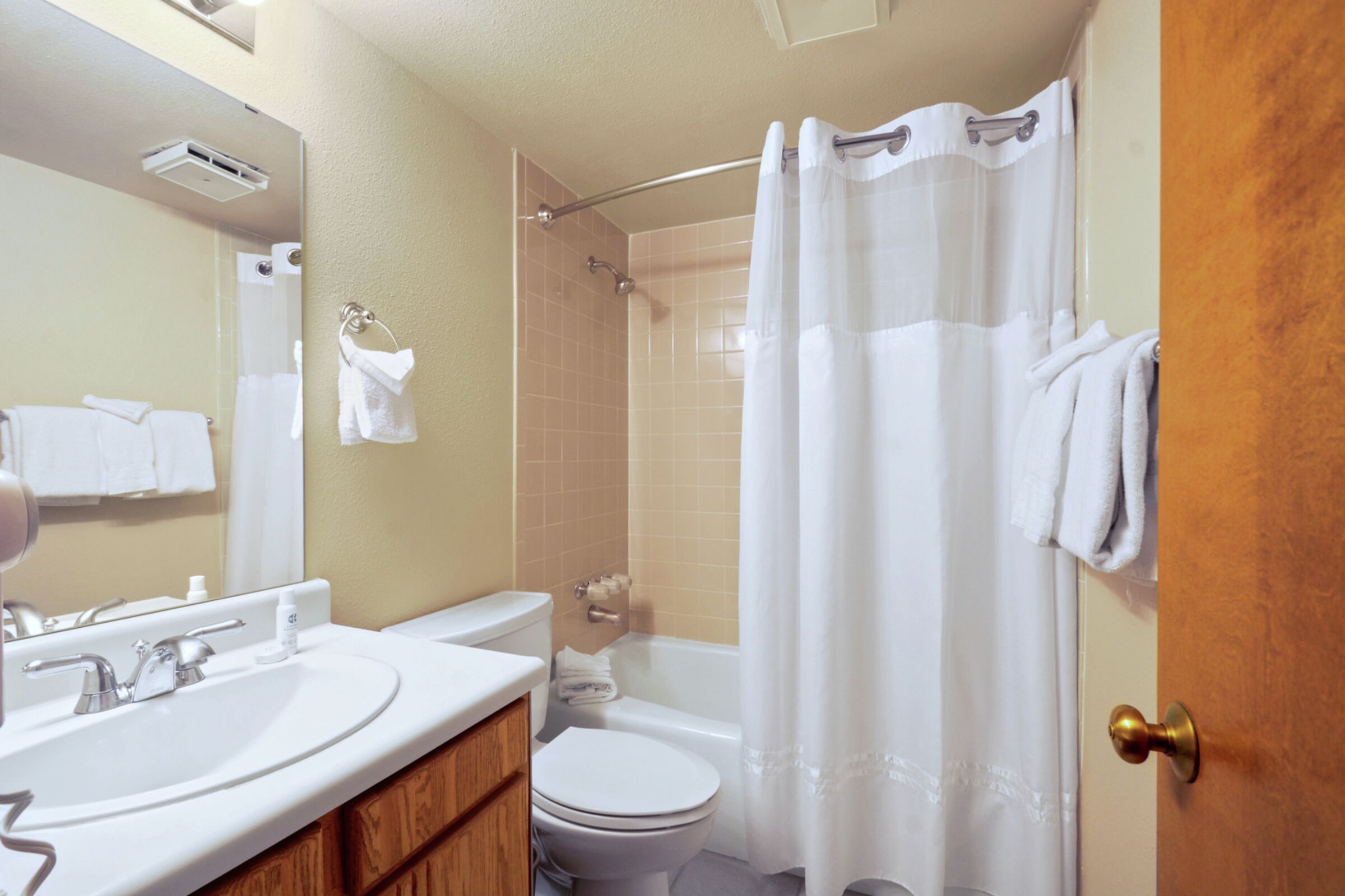 #112 - Studio Bathroom