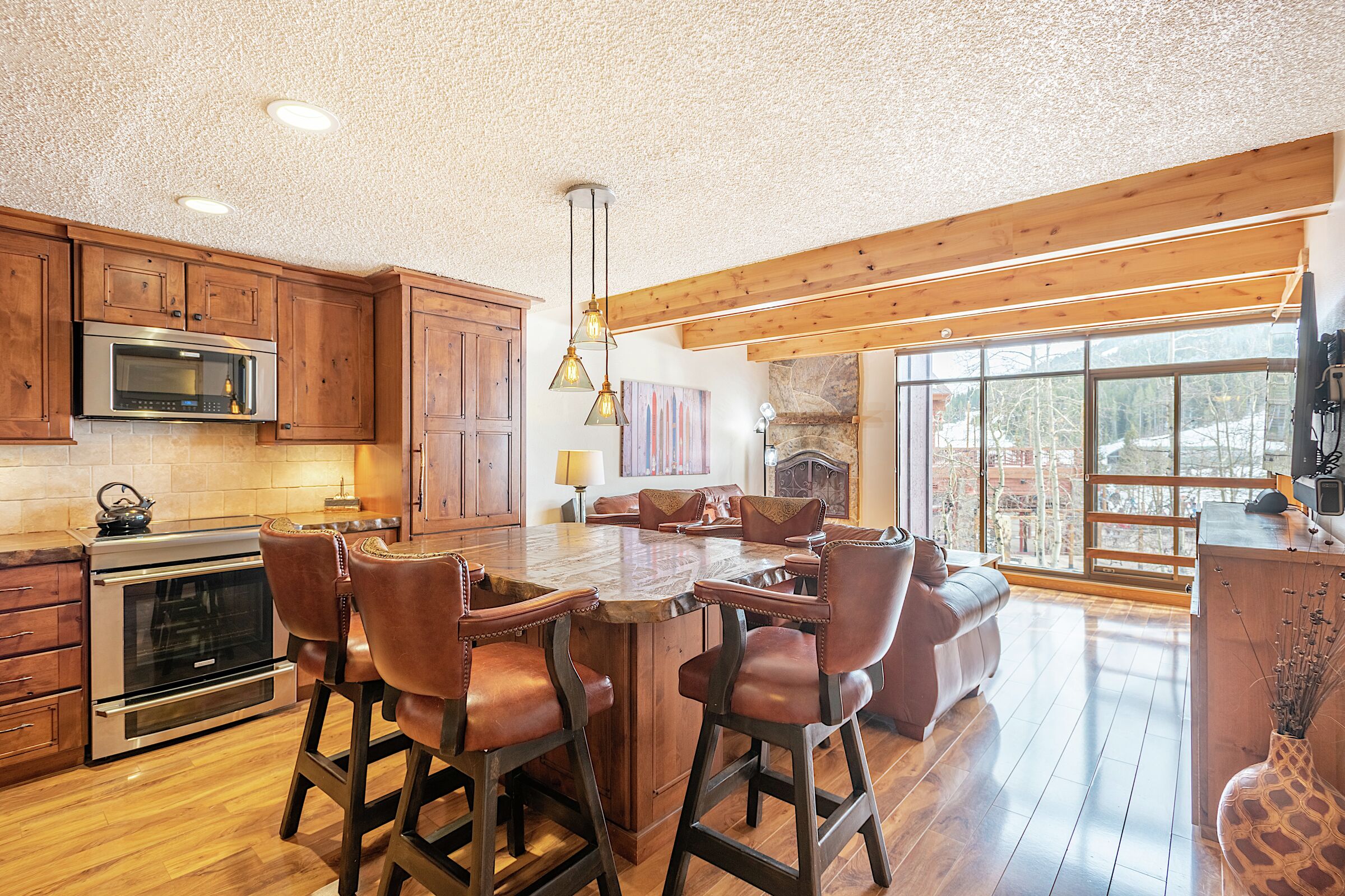 Dining Room & Kitchen