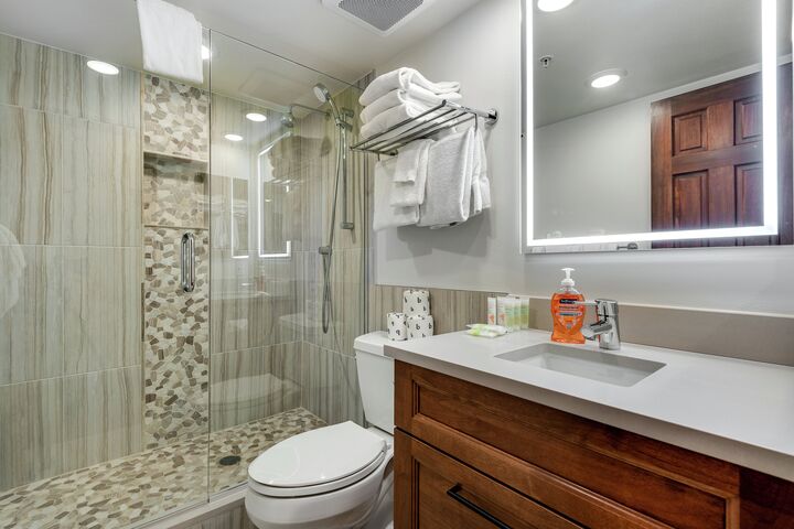 #321 - Master Ensuite Bathroom