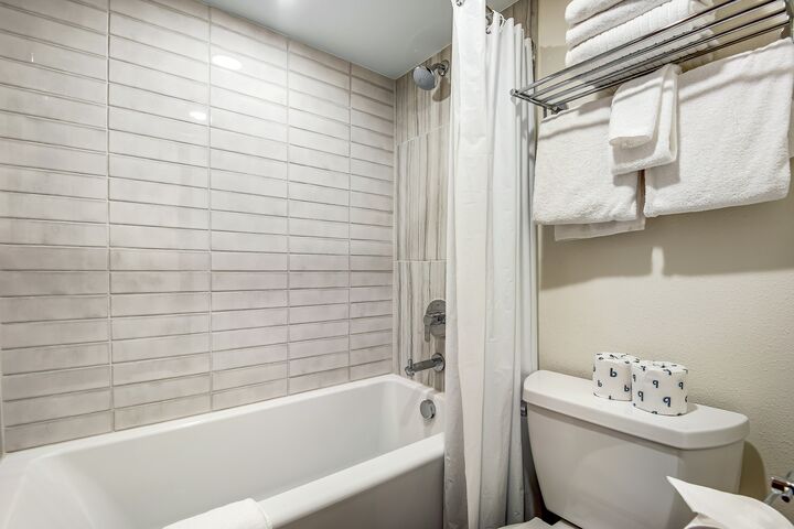 #321 - Ensuite Bathroom