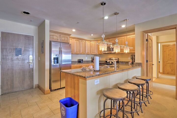 #707/708/709 - Kitchen