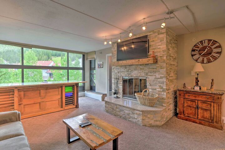 #407/409 - Living Area