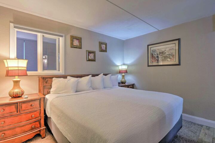 #407/409 - Master Bedroom