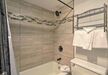 Gallery Thumbnail (#421/423 - Bathroom)