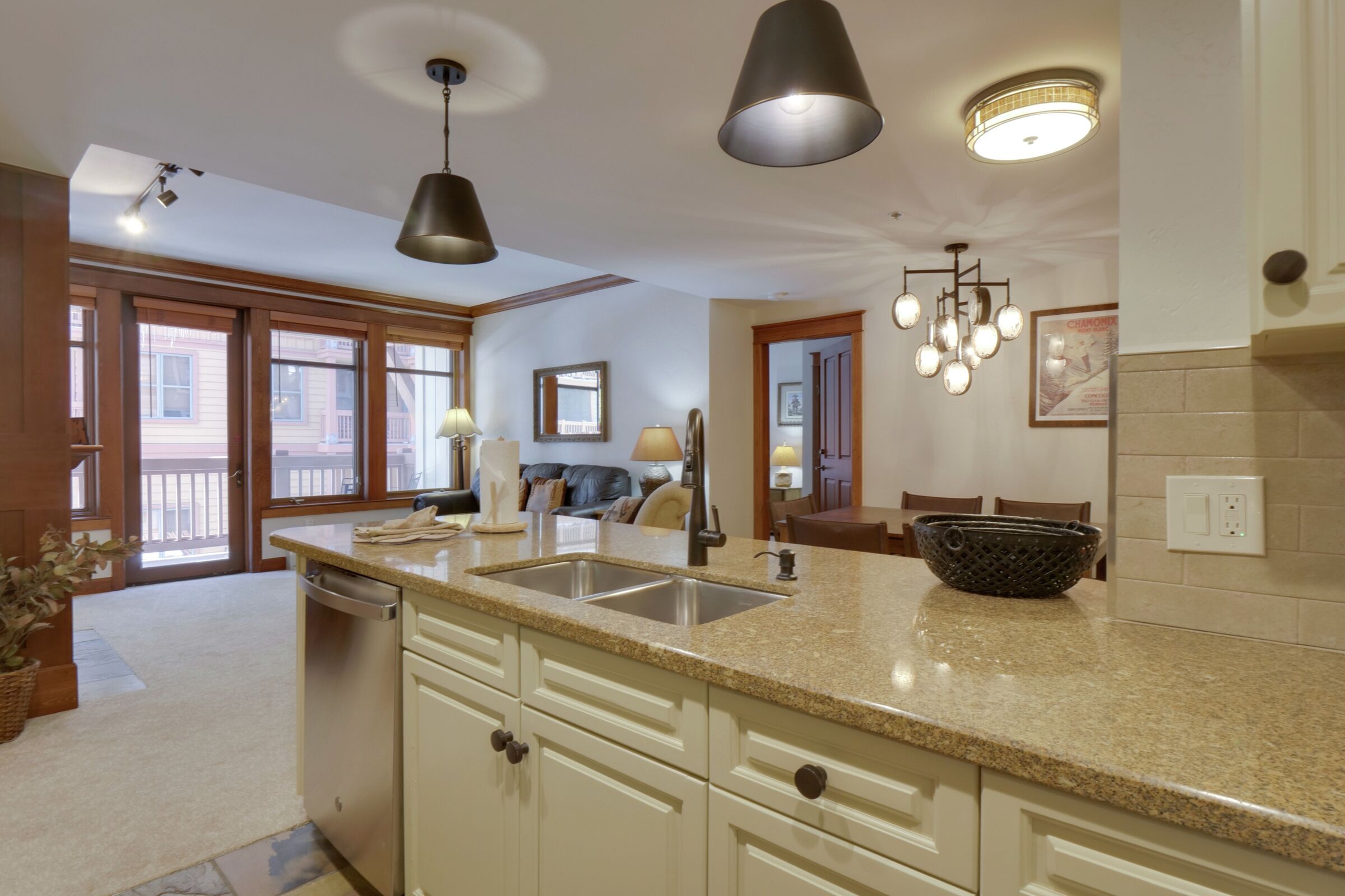 #305 - Kitchen