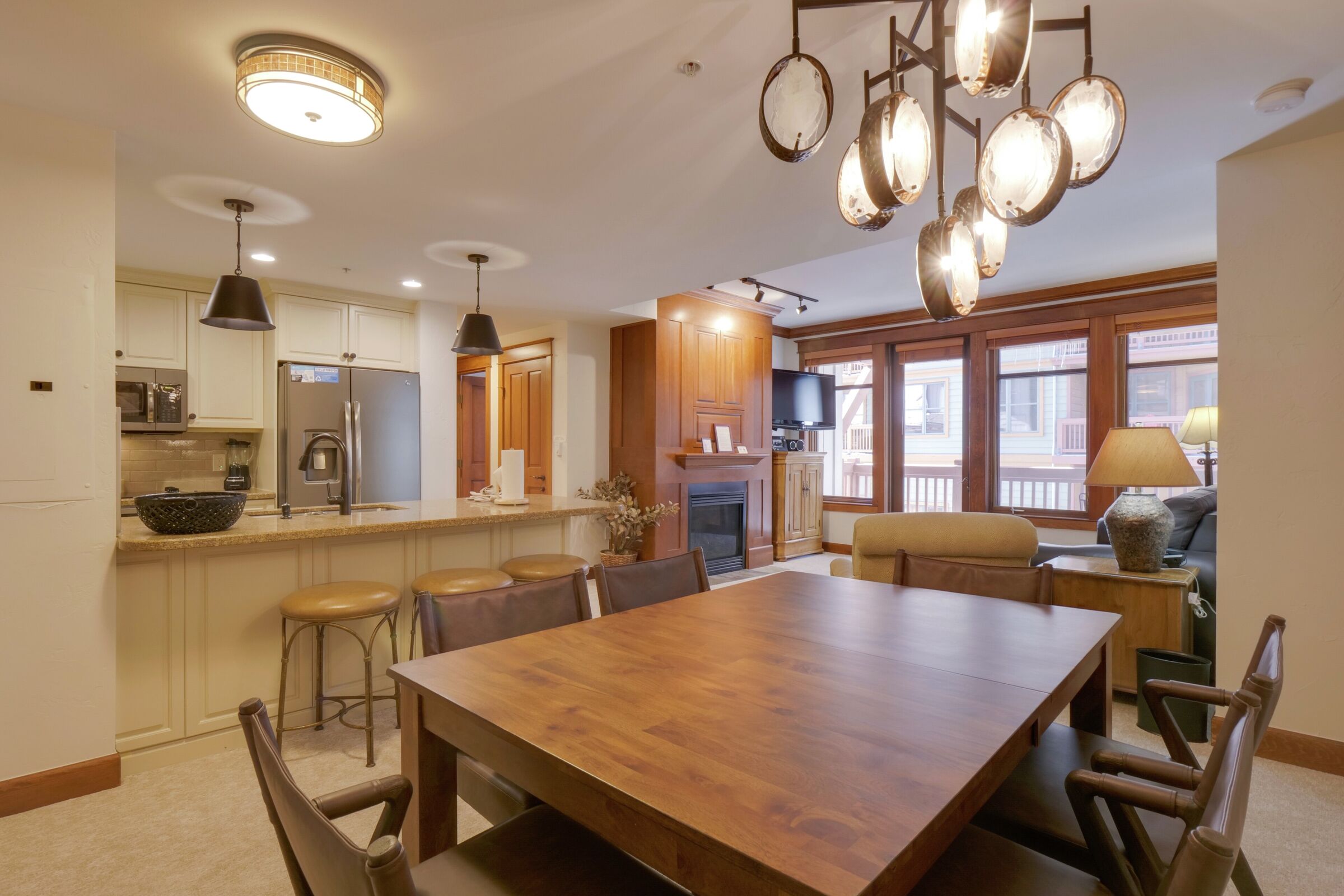 #305 - Dining Area