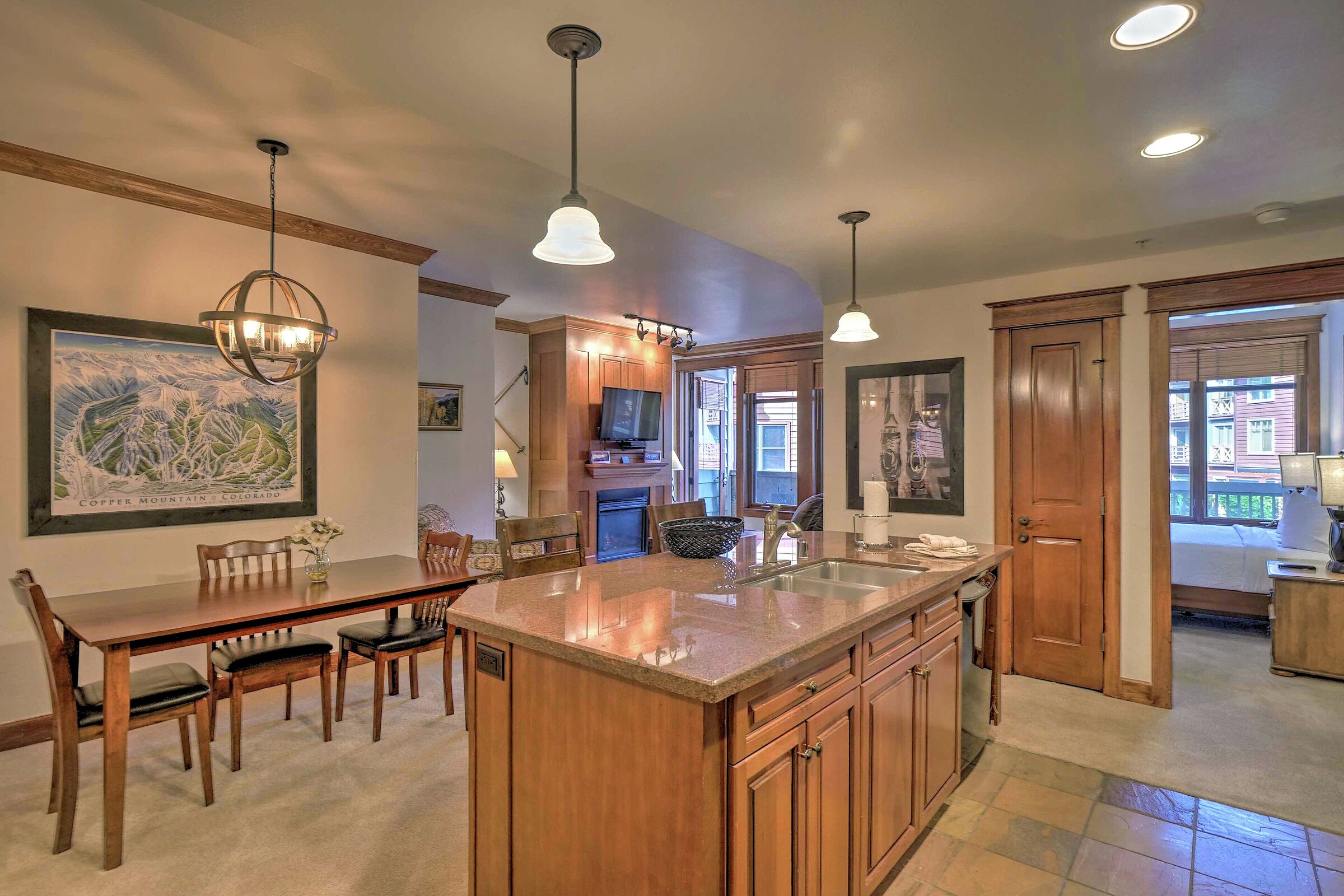 Dining Area & Kitchen