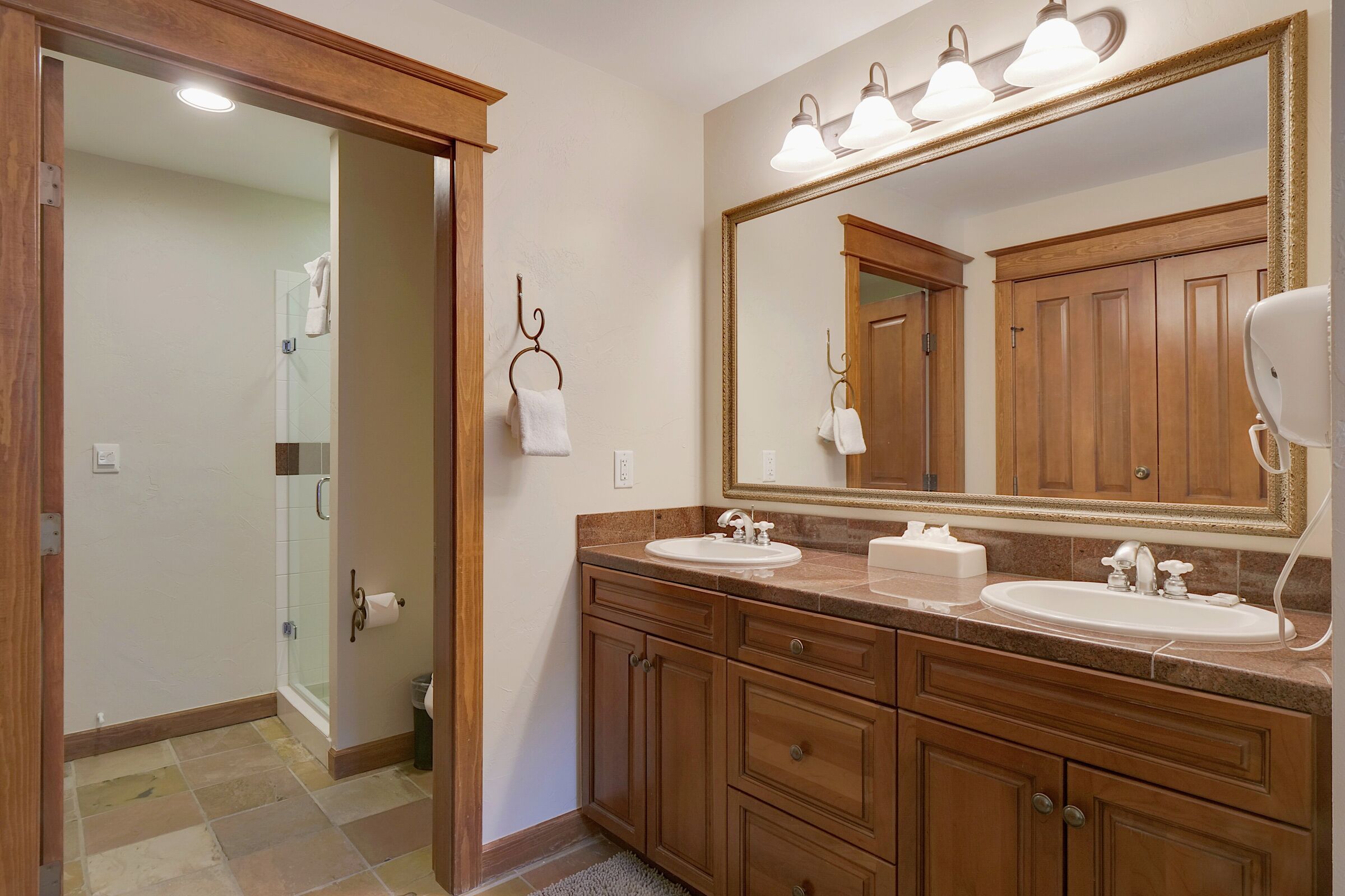 Master Ensuite Bathroom
