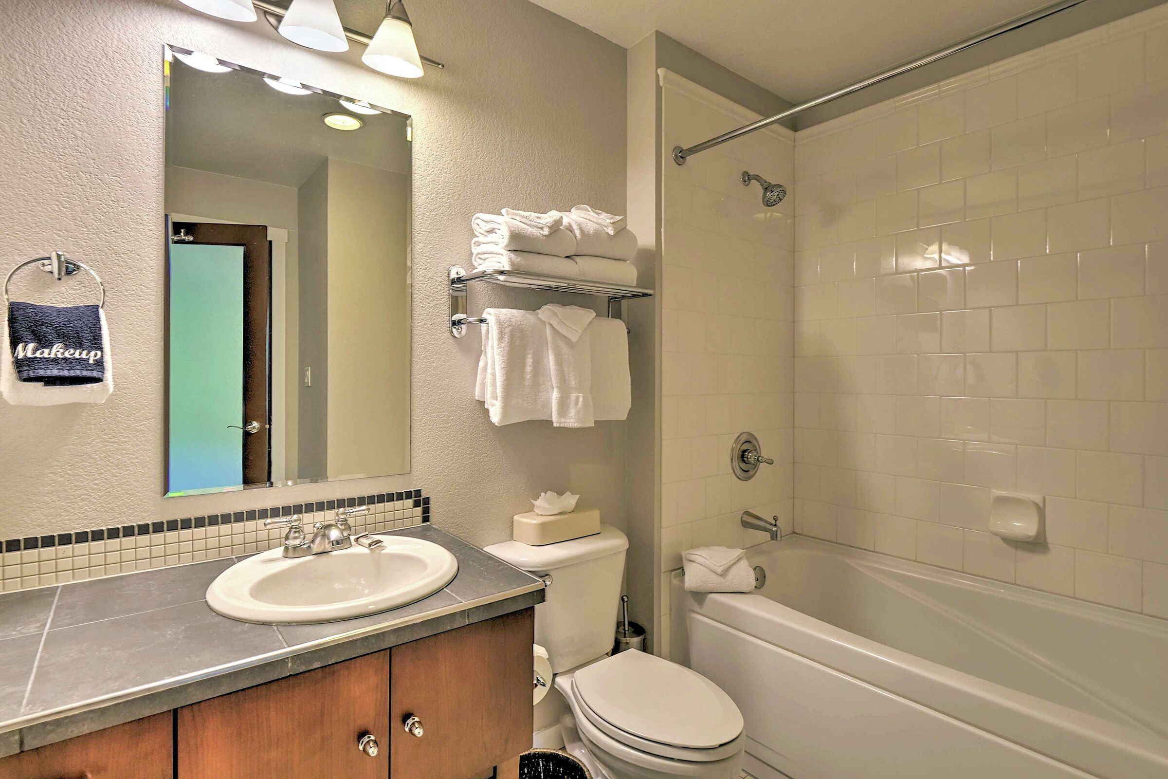 #208 - Master Ensuite Bathroom