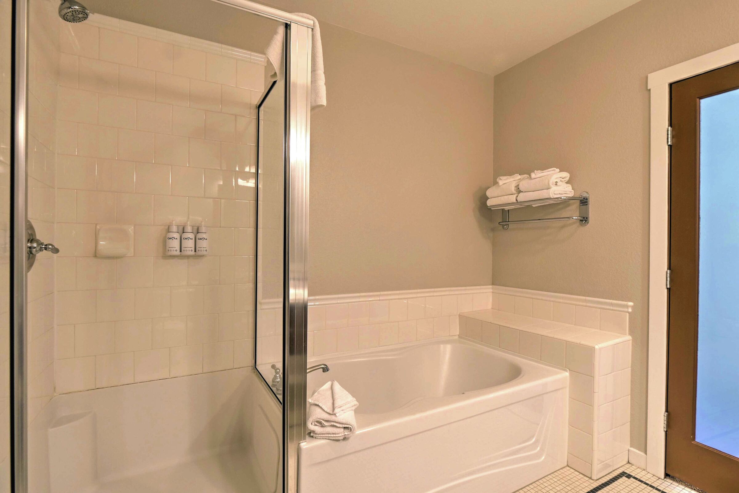 #101 - Master Ensuite Bathroom