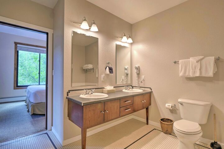 #103 - Master Ensuite Bathroom