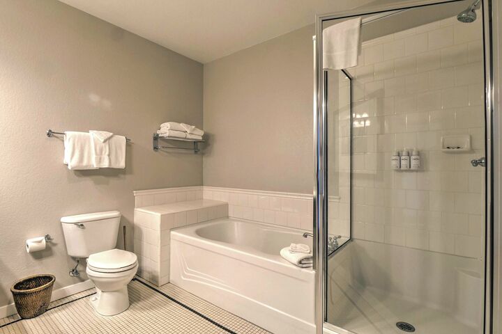#103 - Master Ensuite Bathroom