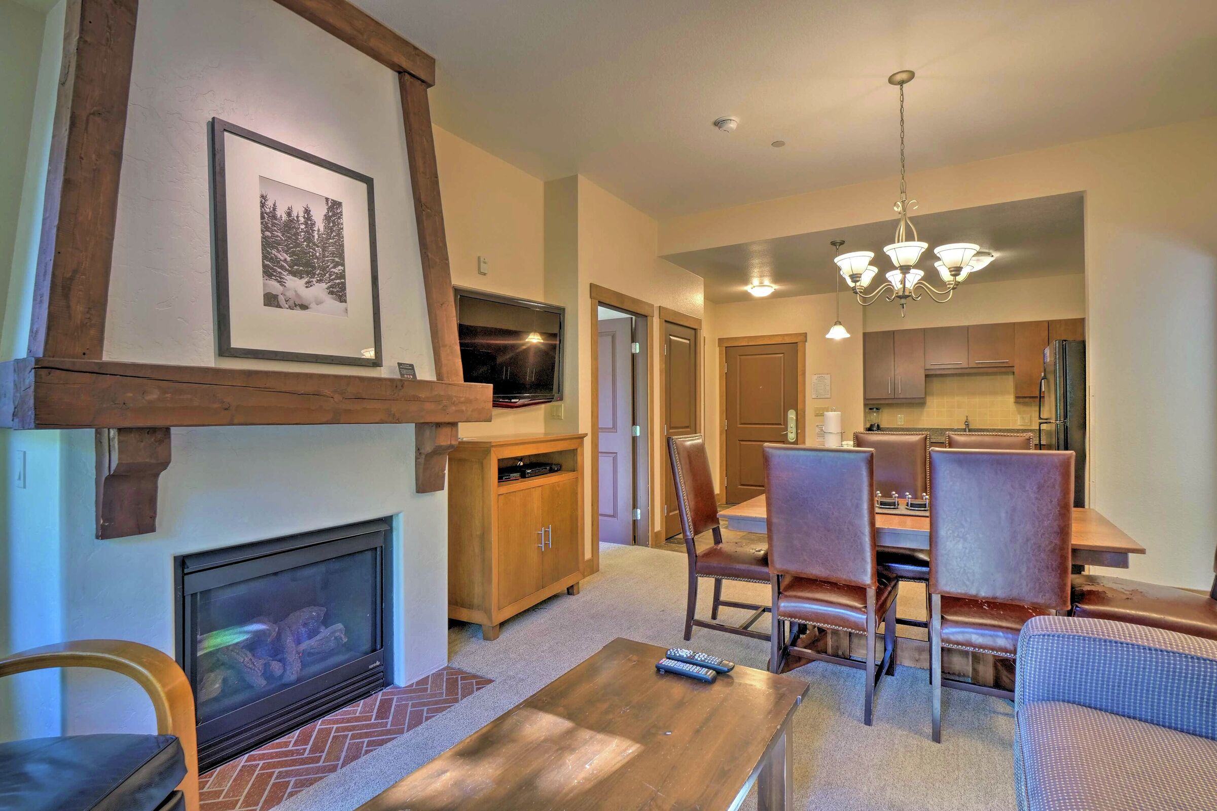 #111 - Living Area & Dining Area