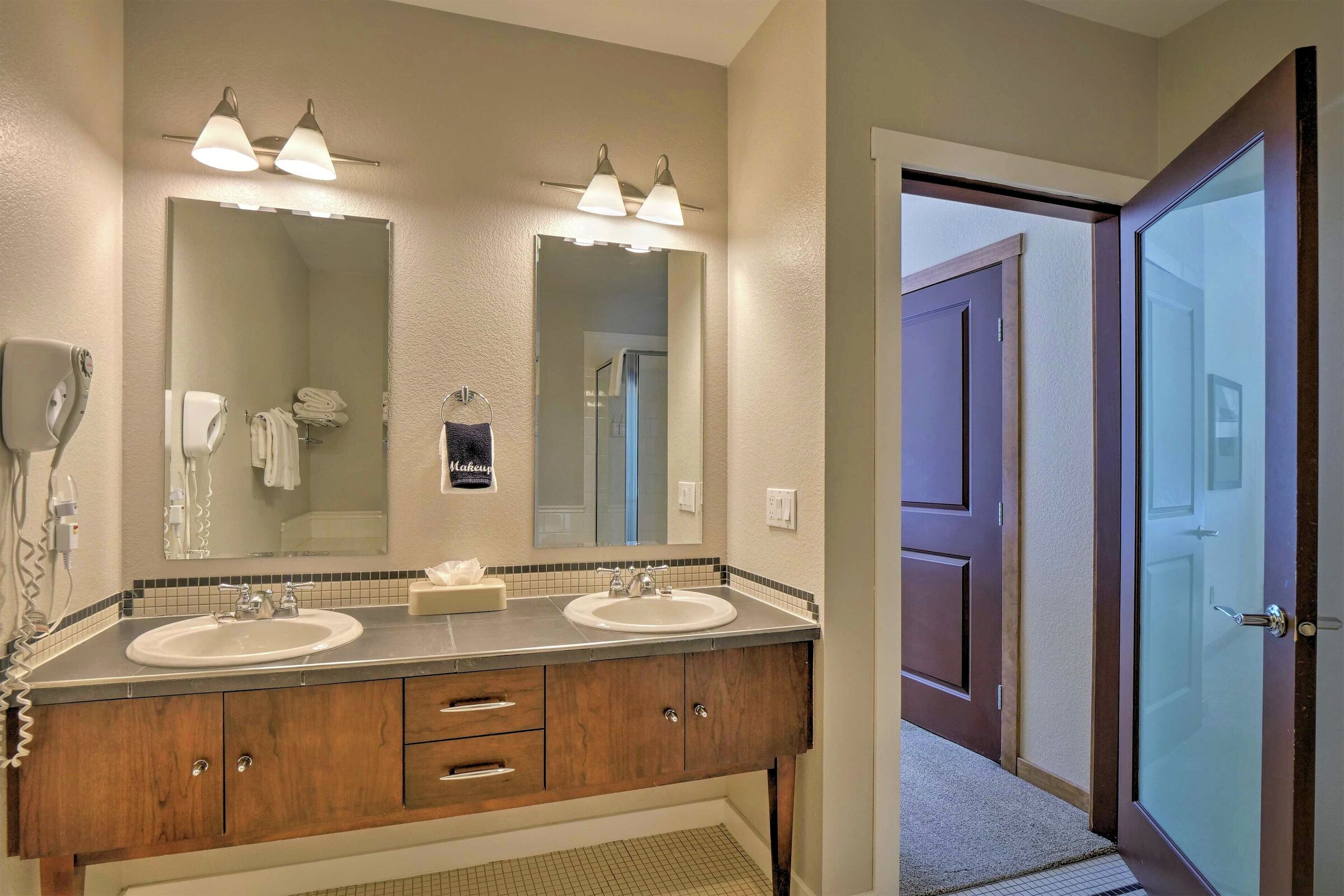 #111 - Master Ensuite Bathroom