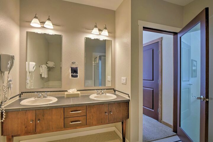 #111 - Master Ensuite Bathroom