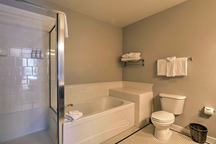 #111 - Master Ensuite Bathroom