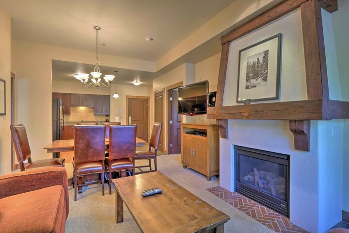 #114 - Living Area & Dining Area