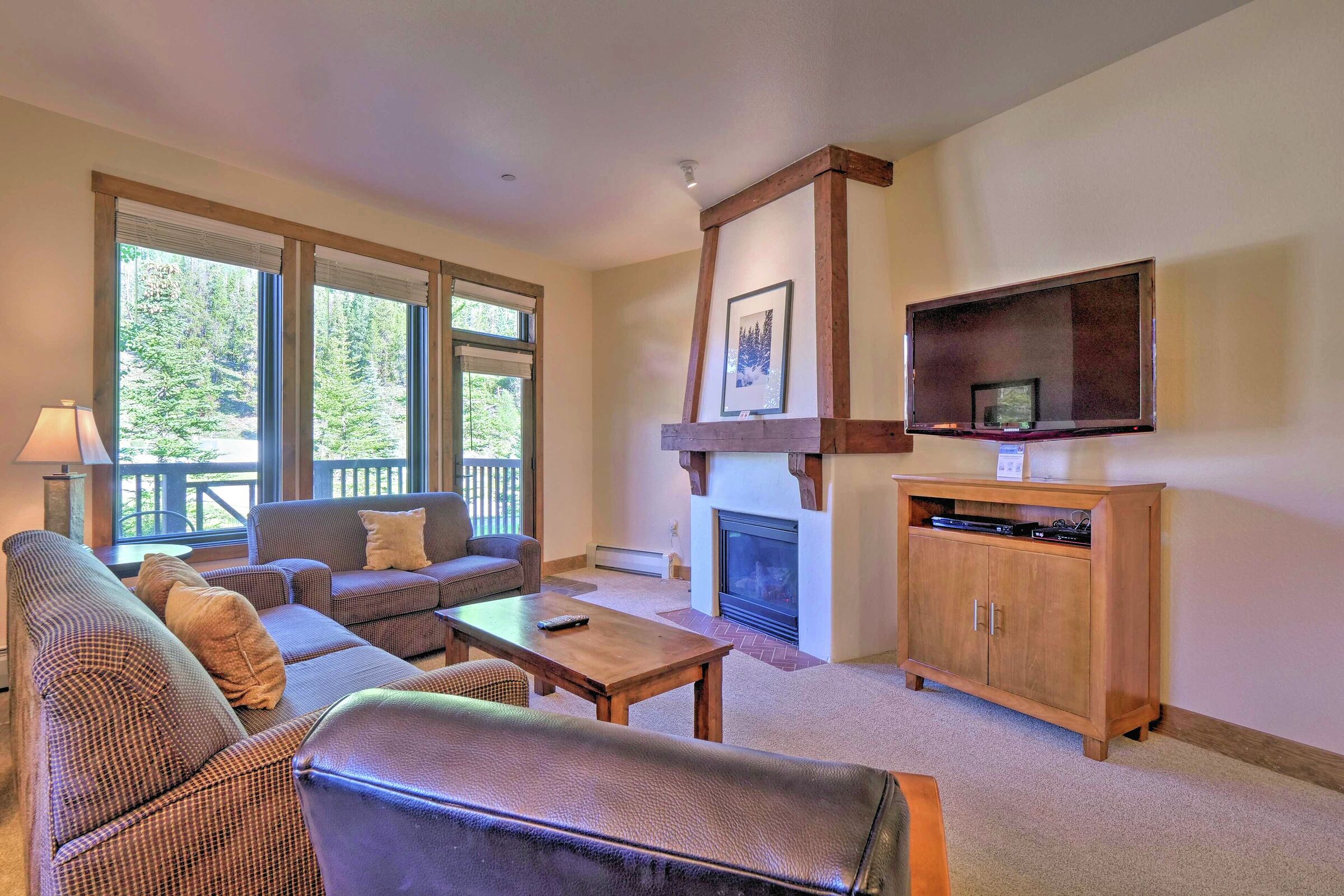#115 - Living Area