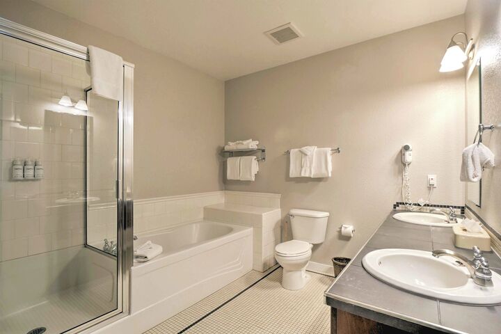 #118 - Master Ensuite Bathroom