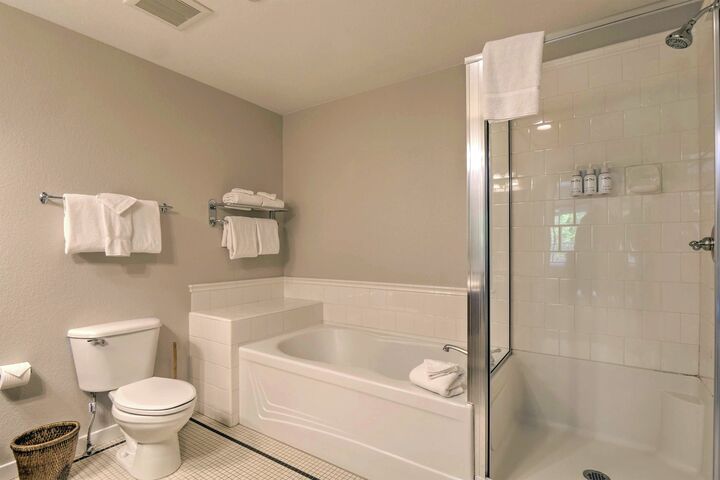 #207 - Master Ensuite Bathroom