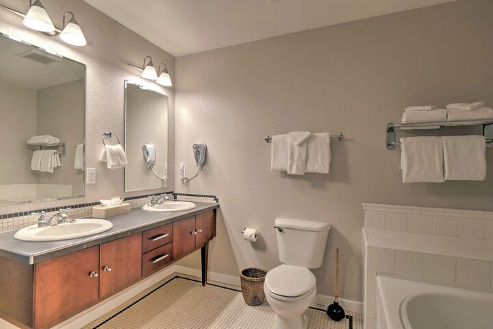 #207 - Master Ensuite Bathroom