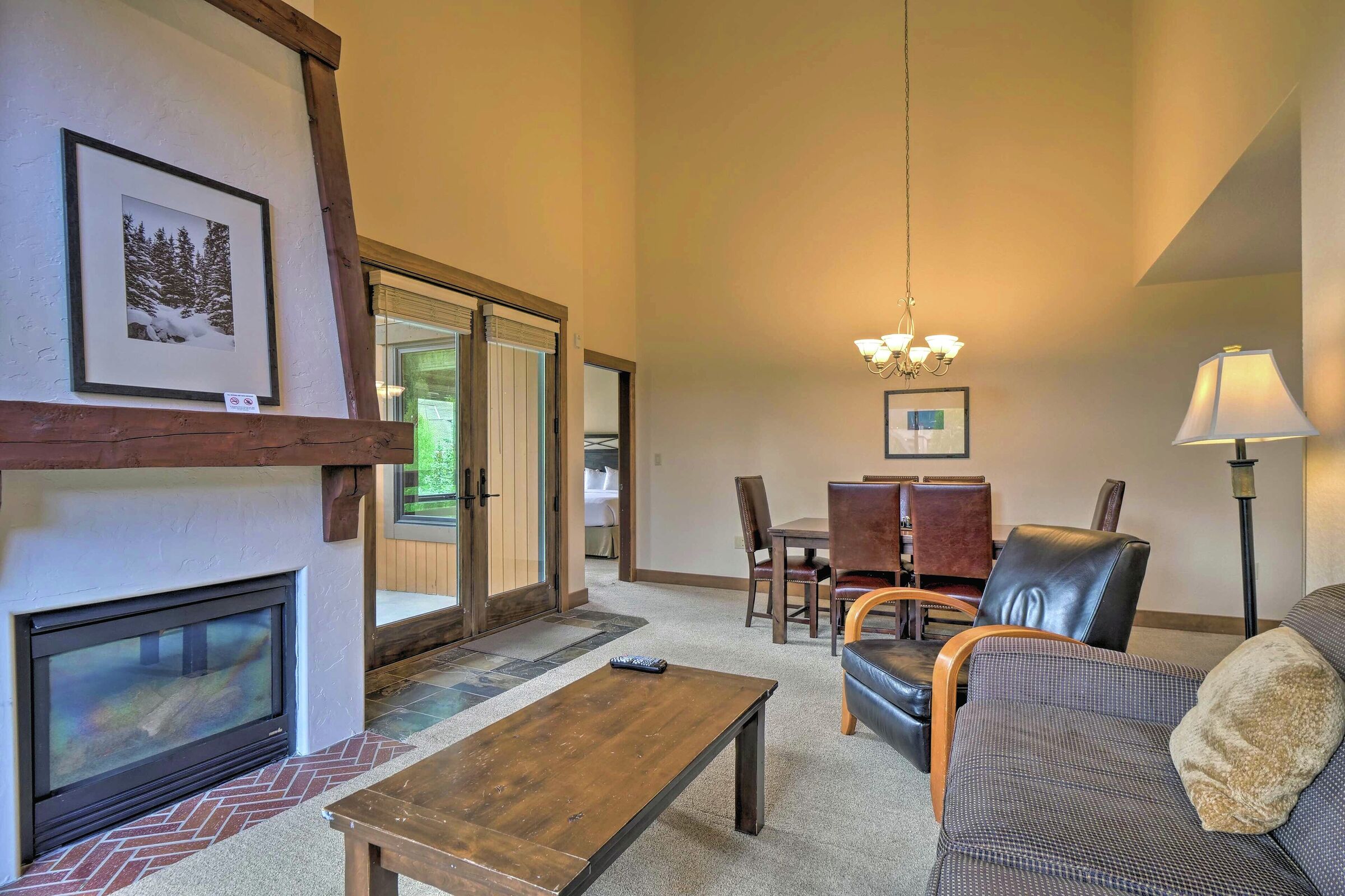 #212 - Living Area