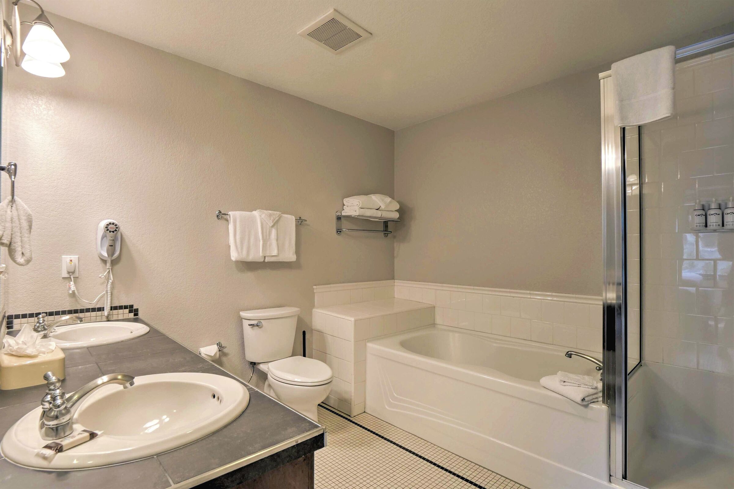 #212 - Master Ensuite Bathroom