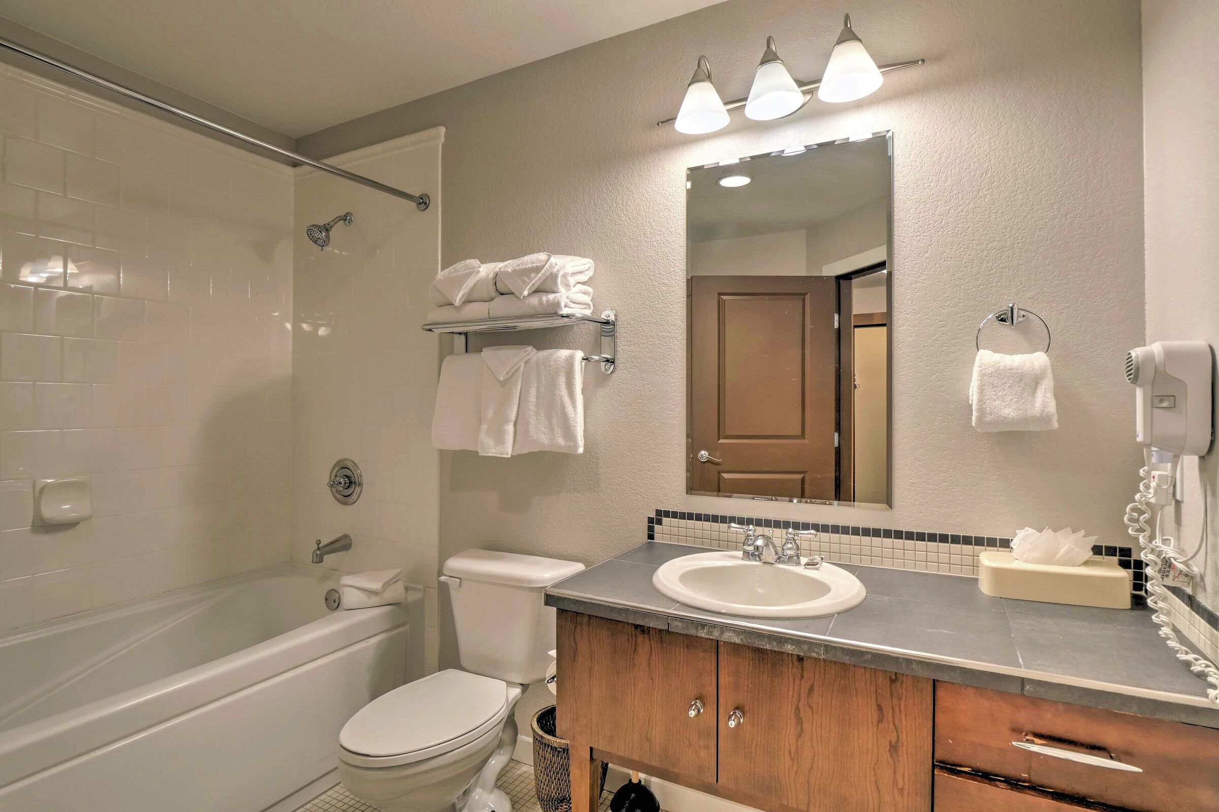 #213 - Bathroom