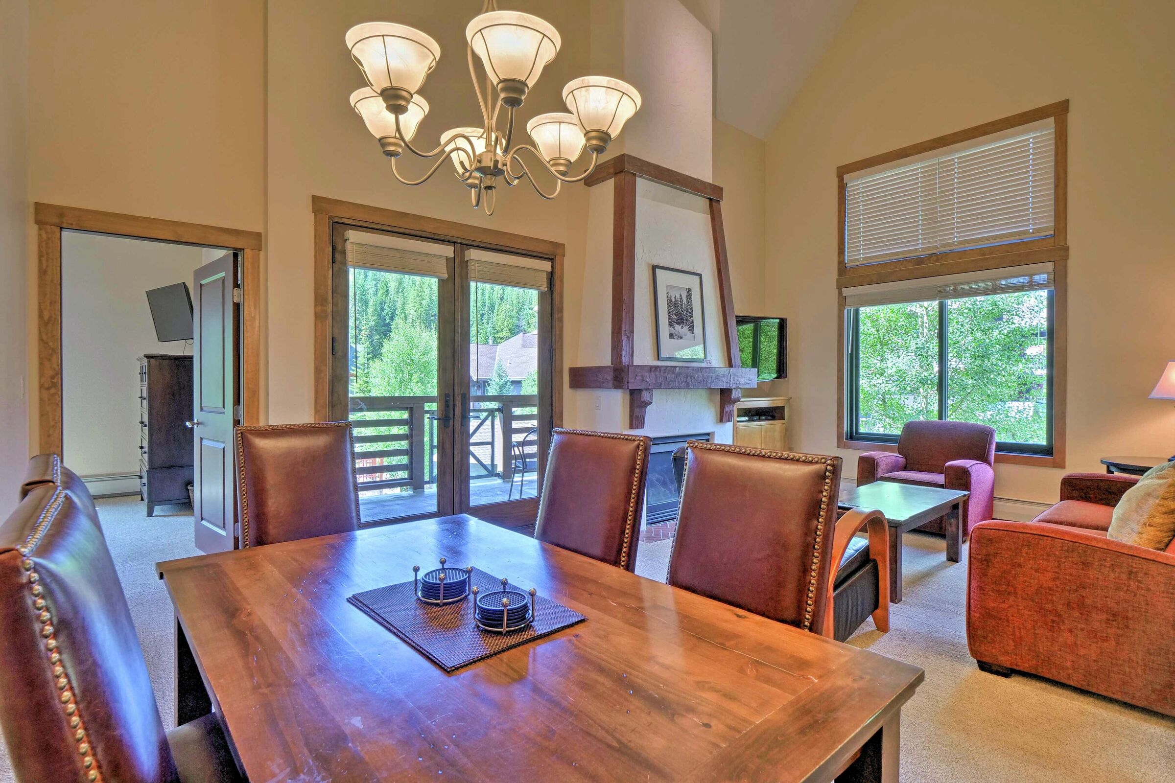#213 - Dining Area