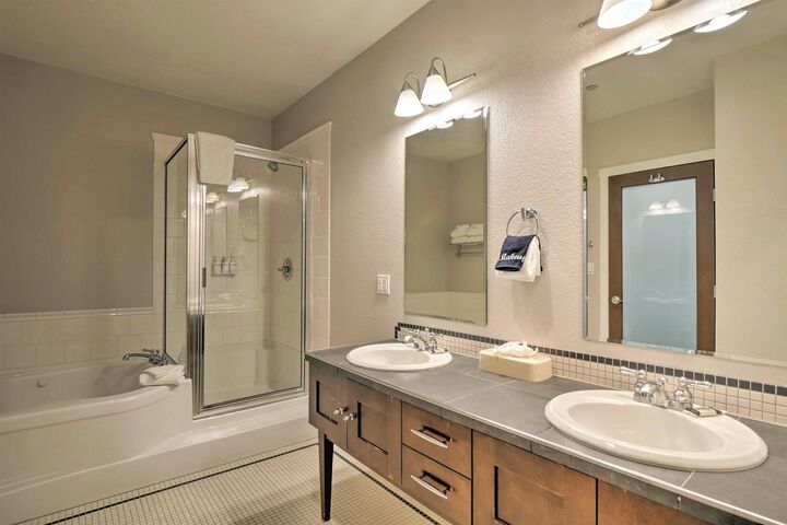 #201 - Master Ensuite Bathroom