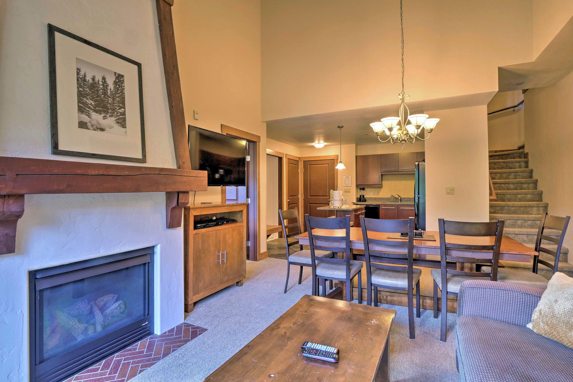#211 - Living Area