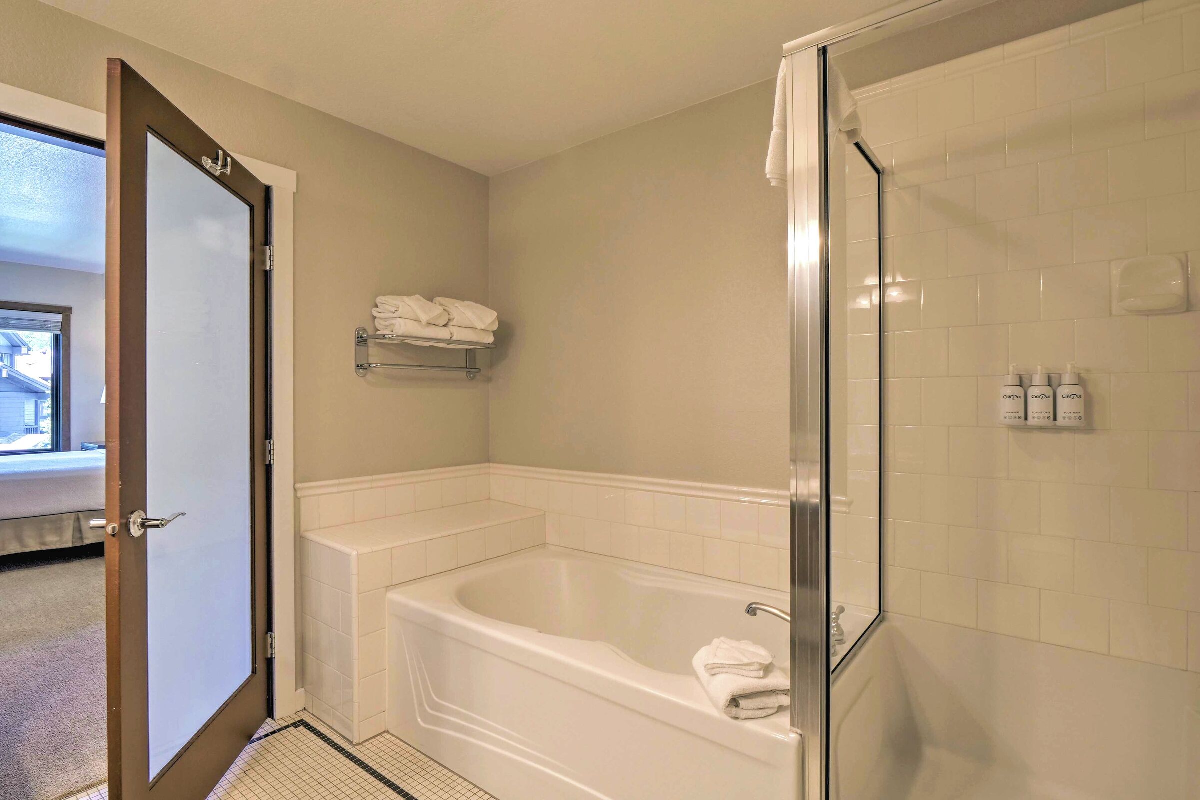 #214 - Ensuite Bathroom