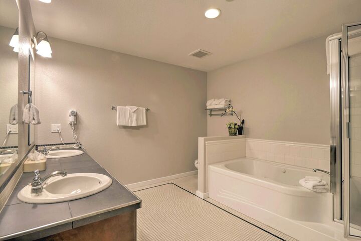 #214 - Master Ensuite Bathroom