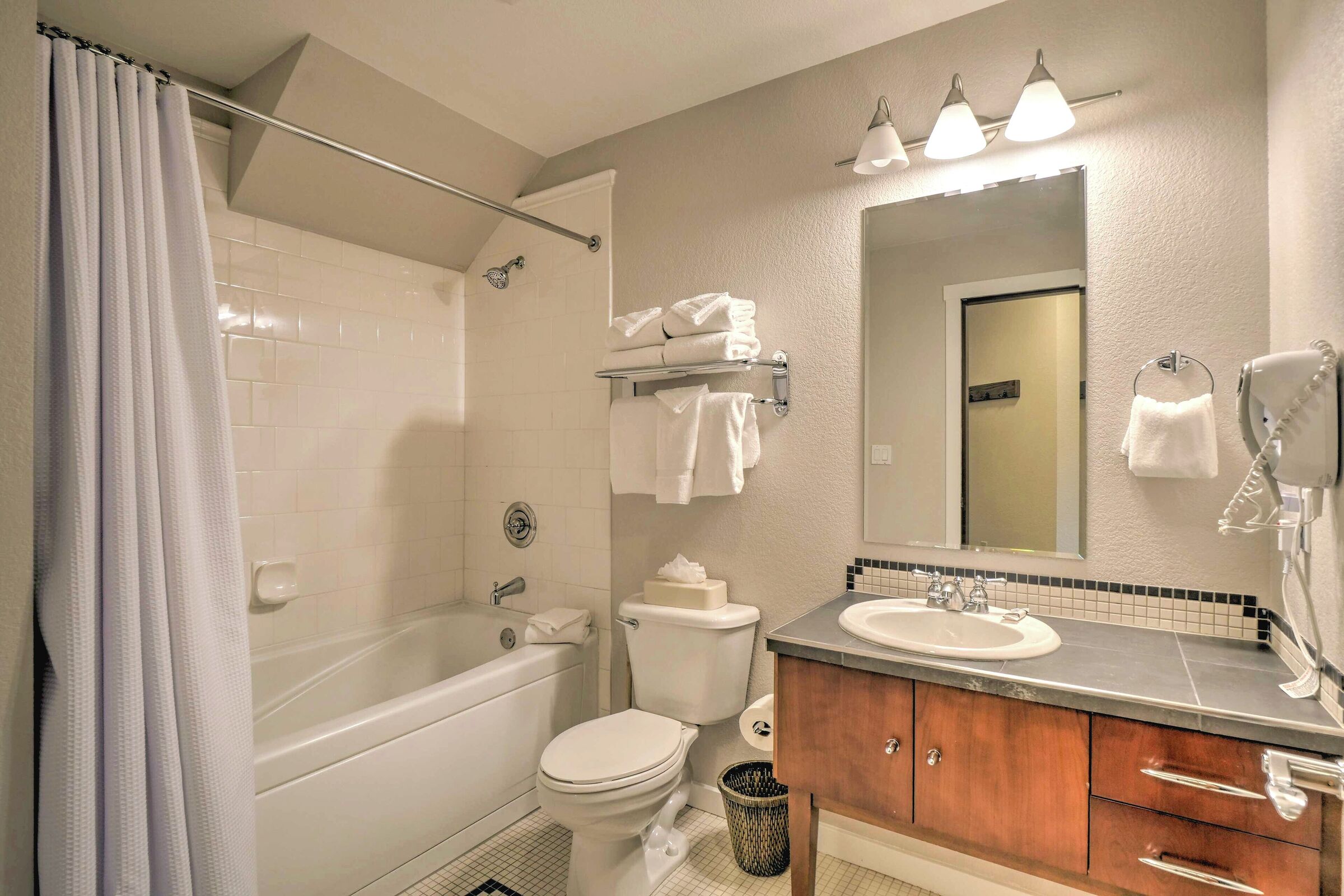 #215 - Bathroom