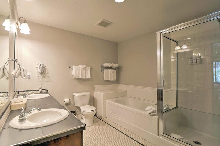 #215 - Ensuite Bathroom