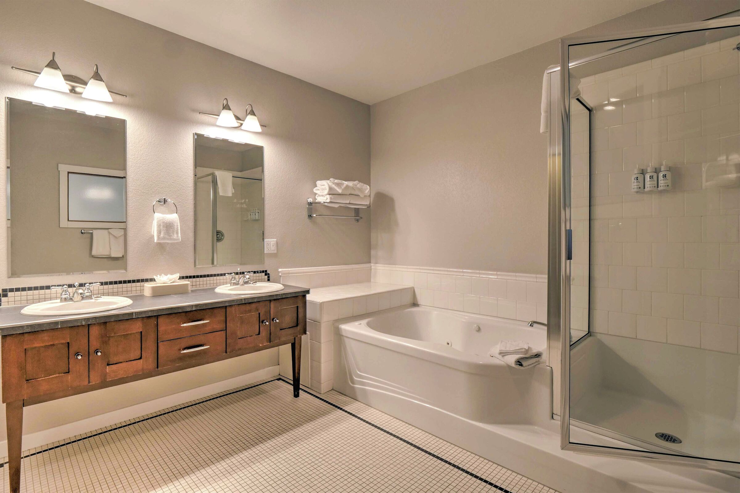 #218 - Master Ensuite Bathroom
