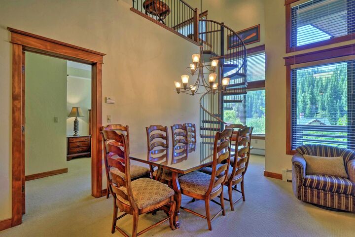 #302 - Dining Area
