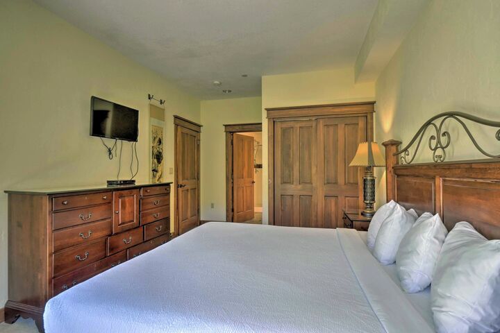 #302 - Master Bedroom