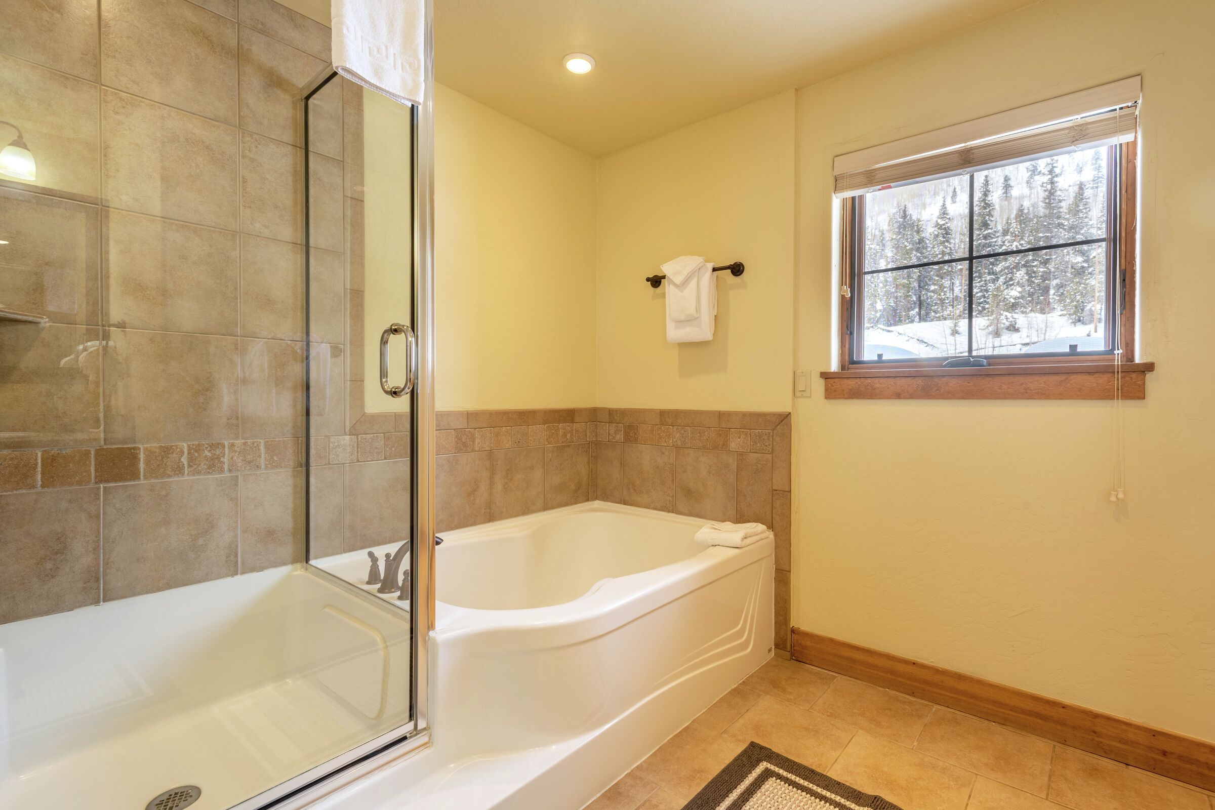 #1201 - Master Ensuite Bathroom