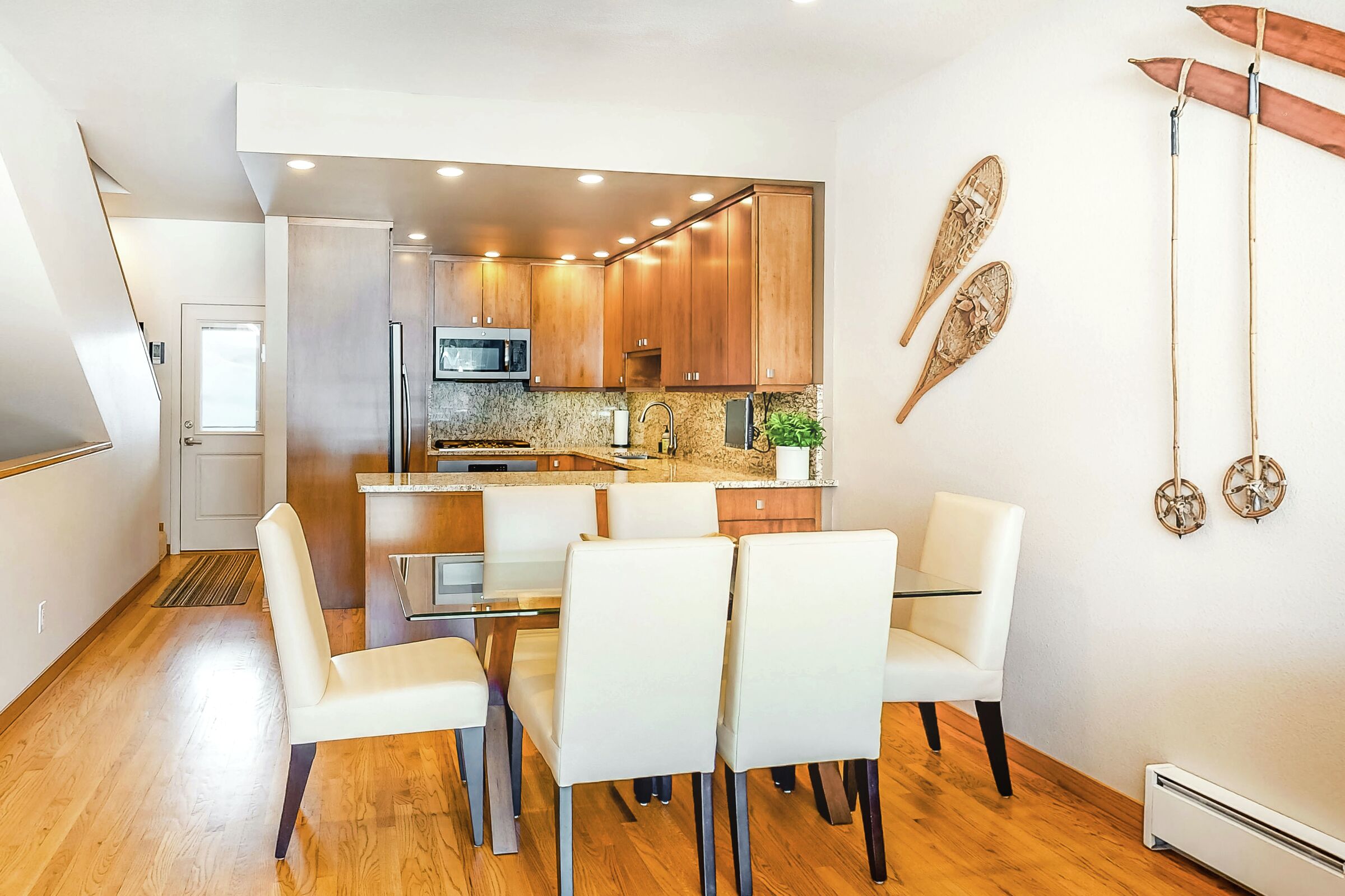 Dining Room & Kitchen