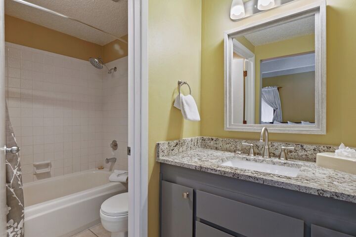 #210 - Master Ensuite Bathroom