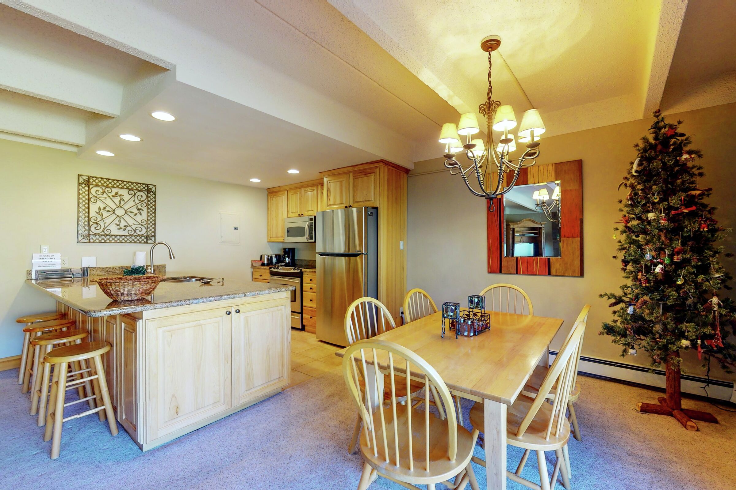 Dining Room & Kitchen