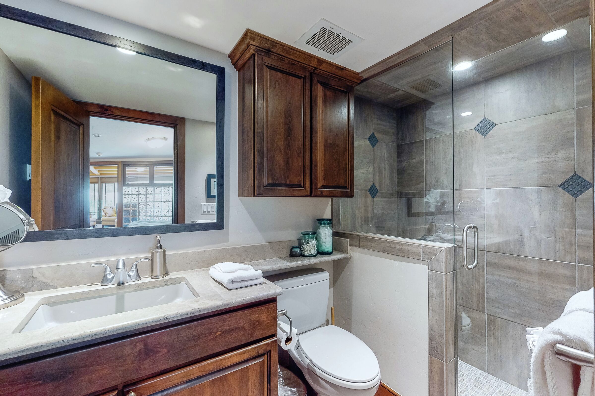#405 - Casper Slopeside East - Ensuite Bathroom
